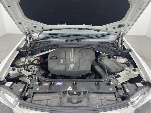 ＢＭＷ Ｘ３ xDrive20d ブルーパフォ Mスポ 大分県 2012(平24)年 6.7万km アルピンホワイトⅢ 4WD/ディーゼルターボ/純正HDDナビ/(CD/DVD/フルセグTV)/バックカメラ/スマートキー/プッシュスタート/ミラー一体型ETC/電格ミラー/ウィンカーミラー/オートライト/フォグランプ/バックフォグ/キセノンヘッドライト/クルーズコントロール/革巻きステアリング/ステアリングスイッチ/クリアランスソナー /オートブレーキホールド/ルーフレール/純正18インチアルミホイール/フロアマット