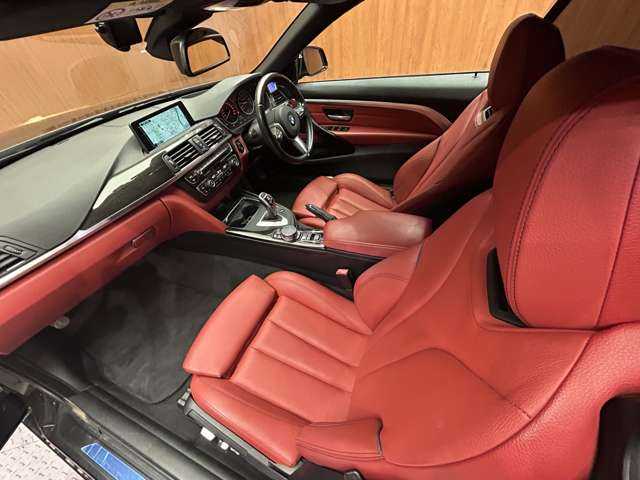 ＢＭＷ ４４０ｉ カブリオレ Mスポーツ 千葉県 2016(平28)年 5万km 黒Ｍ ＡＣＣ　/ＨＵＤ　/純正ナビ　/バックカメラ　/フルセグＴＶ　/ＰＤＣ　/赤革シート　/シートヒーター　/パワーシート　/ＬＥＤヘッドライト　/オートライト　/ドライブレコーダー　/純正１９インチＡＷ　/ＥＴＣ