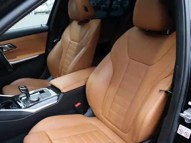 ＢＭＷ ３２０ｉ Mスポーツ 宮城県 2019(令1)年 3.9万km サファイアブラックP 純正ナビ/・ＵＳＢ・ＢＴ・スクリーンミラーリング/サンルーフ/ブラウンレザーシート/・左右パワーシート・シートヒーター/・Ｄ席メモリー機能付き/ハーマンカードンサウンド/パワートランク/バックカメラ/インテリジェントセーフティ/アダプティブクルーズコントロール/前後コーナーセンサー/純正ＯＰ前後ドライブレコーダー/デュアルオートエアコン/オートライト／オートハイビーム/オートブレーキホールド/ミラー一体型ＥＴＣ/パドルシフト/ドライブモードセレクト/アイドリングストップ/純正１９インチＡＷ
