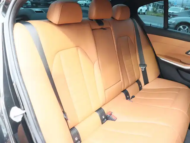 ＢＭＷ ３２０ｉ Mスポーツ 宮城県 2019(令1)年 3.9万km サファイアブラックP 純正ナビ/・ＵＳＢ・ＢＴ・スクリーンミラーリング/サンルーフ/ブラウンレザーシート/・左右パワーシート・シートヒーター/・Ｄ席メモリー機能付き/ハーマンカードンサウンド/パワートランク/バックカメラ/インテリジェントセーフティ/アダプティブクルーズコントロール/前後コーナーセンサー/純正ＯＰ前後ドライブレコーダー/デュアルオートエアコン/オートライト／オートハイビーム/オートブレーキホールド/ミラー一体型ＥＴＣ/パドルシフト/ドライブモードセレクト/アイドリングストップ/純正１９インチＡＷ