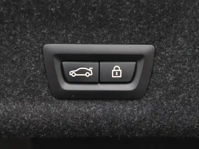 ＢＭＷ ３２０ｉ Mスポーツ 宮城県 2019(令1)年 3.9万km サファイアブラックP 純正ナビ/・ＵＳＢ・ＢＴ・スクリーンミラーリング/サンルーフ/ブラウンレザーシート/・左右パワーシート・シートヒーター/・Ｄ席メモリー機能付き/ハーマンカードンサウンド/パワートランク/バックカメラ/インテリジェントセーフティ/アダプティブクルーズコントロール/前後コーナーセンサー/純正ＯＰ前後ドライブレコーダー/デュアルオートエアコン/オートライト／オートハイビーム/オートブレーキホールド/ミラー一体型ＥＴＣ/パドルシフト/ドライブモードセレクト/アイドリングストップ/純正１９インチＡＷ