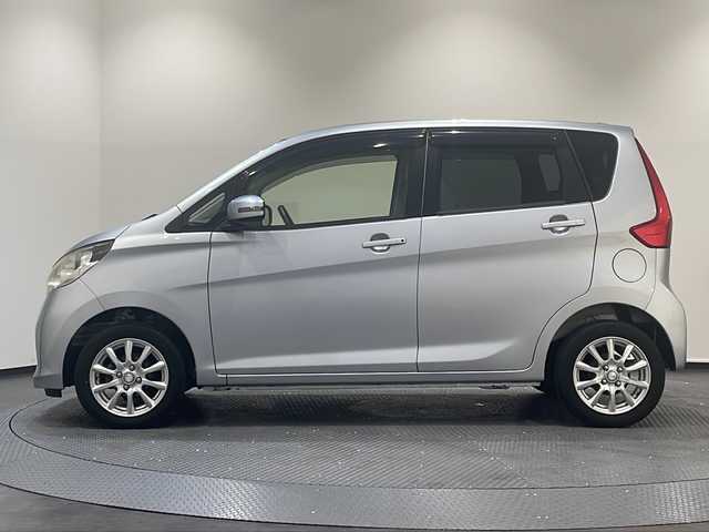 日産 デイズ X 新潟県 2013(平25)年 8万km クールシルバー 社外メモリーナビ/・フルセグTV/・CD/・DVD/・AM/FM/・Bluetooth/ドライブレコーダー/バックカメラ/３６０度カメラ/運転席シートヒーター/プッシュスタート/ウインカーミラー/純正フロアマット/純正ドアバイザー