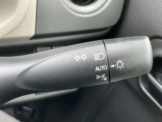 スズキ アルト L 香川県 2021(令3)年 0.9万km フェニックスレッドパール 純正オーディオ/→AM/FM/CD/衝突軽減ブレーキ/シートヒーター/コーナーセンサー/レーンキープアシスト/アイドリングストップ/横滑り防止装置/オートハイビーム/純正フロアマット/電格ミラー/ヘッドライトレベライザー