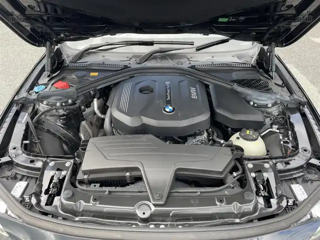 ＢＭＷ ３１８ｉ Mスポーツ エディションシャドー 兵庫県 2018(平30)年 4万km サファイアブラックP 保証書・取説・有/純正HDDナビ・BT・CD・DVD・FM・AM/バックカメラ/ETC/追従機能付きクルーズコントロール/車線逸脱防止支援システム/衝突被害軽減ブレーキ/PDC(パーク・ディスタンス・コントロール)/ドライビング・パフォーマンス・コントロール/ドライブレコーダー(前・後)/シートヒーター/電動格納ミラー/アイドリングストップ/プッシュスタート/スマートキー×２/純正フロアマット