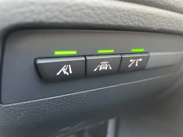 ＢＭＷ ３１８ｉ Mスポーツ エディションシャドー 兵庫県 2018(平30)年 4万km サファイアブラックP 保証書・取説・有/純正HDDナビ・BT・CD・DVD・FM・AM/バックカメラ/ETC/追従機能付きクルーズコントロール/車線逸脱防止支援システム/衝突被害軽減ブレーキ/PDC(パーク・ディスタンス・コントロール)/ドライビング・パフォーマンス・コントロール/ドライブレコーダー(前・後)/シートヒーター/電動格納ミラー/アイドリングストップ/プッシュスタート/スマートキー×２/純正フロアマット