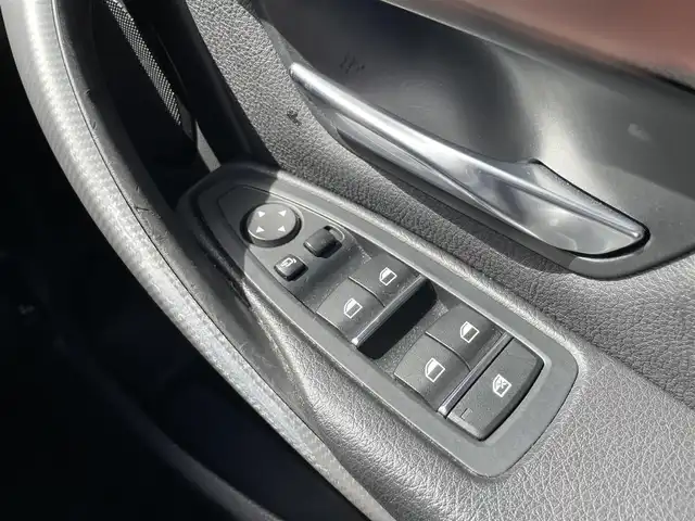 ＢＭＷ ３１８ｉ Mスポーツ エディションシャドー 兵庫県 2018(平30)年 4万km サファイアブラックP 保証書・取説・有/純正HDDナビ・BT・CD・DVD・FM・AM/バックカメラ/ETC/追従機能付きクルーズコントロール/車線逸脱防止支援システム/衝突被害軽減ブレーキ/PDC(パーク・ディスタンス・コントロール)/ドライビング・パフォーマンス・コントロール/ドライブレコーダー(前・後)/シートヒーター/電動格納ミラー/アイドリングストップ/プッシュスタート/スマートキー×２/純正フロアマット