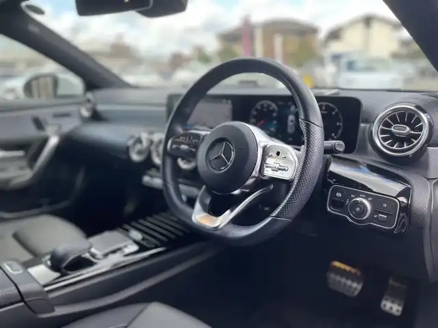 メルセデス・ベンツ Ａ２００ｄ AMGライン 栃木県 2019(令1)年 6.3万km デジタルホワイト レザーエクスクルーシブパッケージ/┗黒革シート/┗アンビエントライト64色/┗アルミニウムインテリアトリム/アドバンスドパッケージ/┗全方位カメラ/┗ヘッドアップディスプレイ/┗アドバンスドサウンドシステム/レーダーセーフティパッケージ/ナビゲーションパッケージ/ワンオーナー /パワーシート /シートヒーター /ナビ/フルセグTV/ETC/レーンキープアシスト/ブラインドスポット /パークトロニック /ACC
