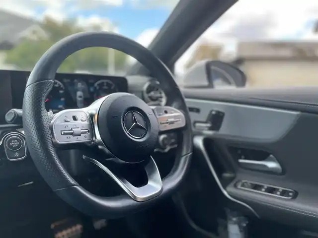 メルセデス・ベンツ Ａ２００ｄ AMGライン 栃木県 2019(令1)年 6.3万km デジタルホワイト レザーエクスクルーシブパッケージ/┗黒革シート/┗アンビエントライト64色/┗アルミニウムインテリアトリム/アドバンスドパッケージ/┗全方位カメラ/┗ヘッドアップディスプレイ/┗アドバンスドサウンドシステム/レーダーセーフティパッケージ/ナビゲーションパッケージ/ワンオーナー /パワーシート /シートヒーター /ナビ/フルセグTV/ETC/レーンキープアシスト/ブラインドスポット /パークトロニック /ACC