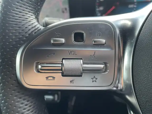 メルセデス・ベンツ Ａ２００ｄ AMGライン 栃木県 2019(令1)年 6.3万km デジタルホワイト レザーエクスクルーシブパッケージ/┗黒革シート/┗アンビエントライト64色/┗アルミニウムインテリアトリム/アドバンスドパッケージ/┗全方位カメラ/┗ヘッドアップディスプレイ/┗アドバンスドサウンドシステム/レーダーセーフティパッケージ/ナビゲーションパッケージ/ワンオーナー /パワーシート /シートヒーター /ナビ/フルセグTV/ETC/レーンキープアシスト/ブラインドスポット /パークトロニック /ACC
