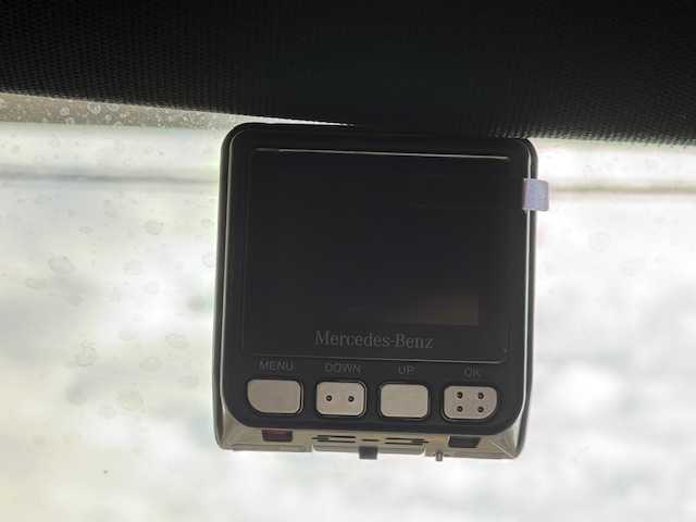 メルセデス・ベンツ ＣＬＡ２００ｄ AMGライン 大阪府 2020(令2)年 12.5万km ポーラホワイト /禁煙車//ワンオーナー車//パノラミックスライディングルーフ//AMGライン/・専用エクステリア・専用アルミ・ロゴ付きブレーキキャリパー・18インチAMGアルミホイール・マルチビームLED・アンビエントライト(64色)//アドバンスドパッケージ/・360°カメラ・ヘッドアップディスプレイ・アドバンスドサウンド(10スピーカー)//レーダーセーフティーパッケージ/・アダプティブクルーズコントロール・ブラインドスポットアシスト・レーンキープアシスト//純正ナビ/・フルセグTV・USB・BT・FM・AM・Applecarplay・AndroidAuto//ハーフレザーシート//前席メモリー付パワーシート・シートヒーター//ETC2.0//ディーラーOPドライブレコーダー//パドルシフト//R3・R4・R5・R6記録簿有//保証書//取扱説明書//スペアキー