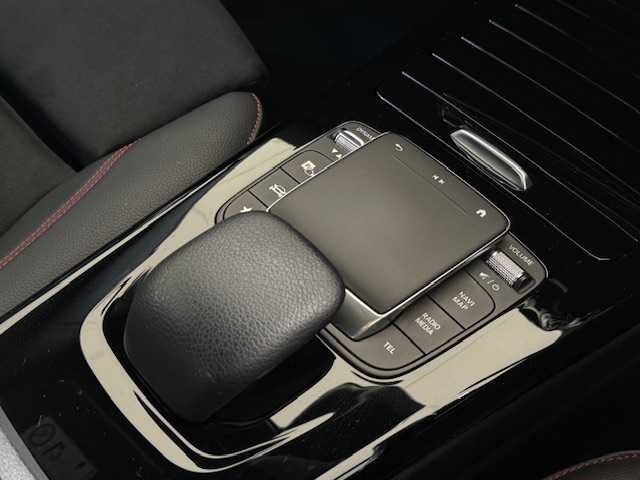 メルセデス・ベンツ ＣＬＡ２００ｄ AMGライン 大阪府 2020(令2)年 12.5万km ポーラホワイト /禁煙車//ワンオーナー車//パノラミックスライディングルーフ//AMGライン/・専用エクステリア・専用アルミ・ロゴ付きブレーキキャリパー・18インチAMGアルミホイール・マルチビームLED・アンビエントライト(64色)//アドバンスドパッケージ/・360°カメラ・ヘッドアップディスプレイ・アドバンスドサウンド(10スピーカー)//レーダーセーフティーパッケージ/・アダプティブクルーズコントロール・ブラインドスポットアシスト・レーンキープアシスト//純正ナビ/・フルセグTV・USB・BT・FM・AM・Applecarplay・AndroidAuto//ハーフレザーシート//前席メモリー付パワーシート・シートヒーター//ETC2.0//ディーラーOPドライブレコーダー//パドルシフト//R3・R4・R5・R6記録簿有//保証書//取扱説明書//スペアキー