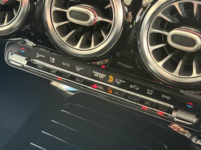 メルセデス・ベンツ ＣＬＡ２００ｄ AMGライン 大阪府 2020(令2)年 12.5万km ポーラホワイト /禁煙車//ワンオーナー車//パノラミックスライディングルーフ//AMGライン/・専用エクステリア・専用アルミ・ロゴ付きブレーキキャリパー・18インチAMGアルミホイール・マルチビームLED・アンビエントライト(64色)//アドバンスドパッケージ/・360°カメラ・ヘッドアップディスプレイ・アドバンスドサウンド(10スピーカー)//レーダーセーフティーパッケージ/・アダプティブクルーズコントロール・ブラインドスポットアシスト・レーンキープアシスト//純正ナビ/・フルセグTV・USB・BT・FM・AM・Applecarplay・AndroidAuto//ハーフレザーシート//前席メモリー付パワーシート・シートヒーター//ETC2.0//ディーラーOPドライブレコーダー//パドルシフト//R3・R4・R5・R6記録簿有//保証書//取扱説明書//スペアキー