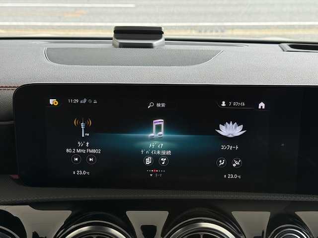 メルセデス・ベンツ ＣＬＡ２００ｄ AMGライン 大阪府 2020(令2)年 12.5万km ポーラホワイト /禁煙車//ワンオーナー車//パノラミックスライディングルーフ//AMGライン/・専用エクステリア・専用アルミ・ロゴ付きブレーキキャリパー・18インチAMGアルミホイール・マルチビームLED・アンビエントライト(64色)//アドバンスドパッケージ/・360°カメラ・ヘッドアップディスプレイ・アドバンスドサウンド(10スピーカー)//レーダーセーフティーパッケージ/・アダプティブクルーズコントロール・ブラインドスポットアシスト・レーンキープアシスト//純正ナビ/・フルセグTV・USB・BT・FM・AM・Applecarplay・AndroidAuto//ハーフレザーシート//前席メモリー付パワーシート・シートヒーター//ETC2.0//ディーラーOPドライブレコーダー//パドルシフト//R3・R4・R5・R6記録簿有//保証書//取扱説明書//スペアキー