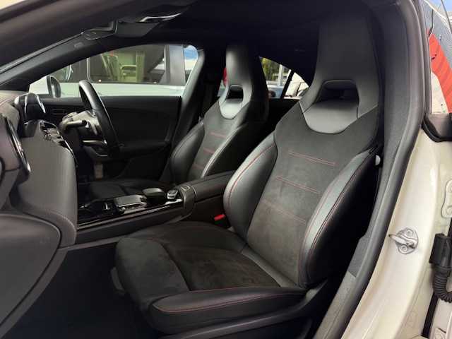 メルセデス・ベンツ ＣＬＡ２００ｄ AMGライン 大阪府 2020(令2)年 12.5万km ポーラホワイト /禁煙車//ワンオーナー車//パノラミックスライディングルーフ//AMGライン/・専用エクステリア・専用アルミ・ロゴ付きブレーキキャリパー・18インチAMGアルミホイール・マルチビームLED・アンビエントライト(64色)//アドバンスドパッケージ/・360°カメラ・ヘッドアップディスプレイ・アドバンスドサウンド(10スピーカー)//レーダーセーフティーパッケージ/・アダプティブクルーズコントロール・ブラインドスポットアシスト・レーンキープアシスト//純正ナビ/・フルセグTV・USB・BT・FM・AM・Applecarplay・AndroidAuto//ハーフレザーシート//前席メモリー付パワーシート・シートヒーター//ETC2.0//ディーラーOPドライブレコーダー//パドルシフト//R3・R4・R5・R6記録簿有//保証書//取扱説明書//スペアキー