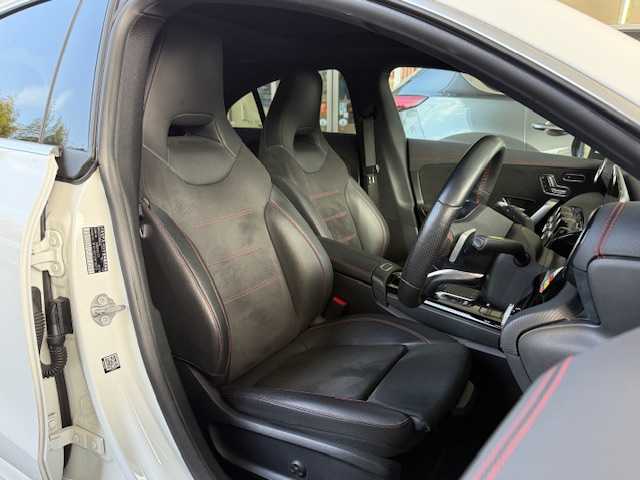 メルセデス・ベンツ ＣＬＡ２００ｄ AMGライン 大阪府 2020(令2)年 12.5万km ポーラホワイト /禁煙車//ワンオーナー車//パノラミックスライディングルーフ//AMGライン/・専用エクステリア・専用アルミ・ロゴ付きブレーキキャリパー・18インチAMGアルミホイール・マルチビームLED・アンビエントライト(64色)//アドバンスドパッケージ/・360°カメラ・ヘッドアップディスプレイ・アドバンスドサウンド(10スピーカー)//レーダーセーフティーパッケージ/・アダプティブクルーズコントロール・ブラインドスポットアシスト・レーンキープアシスト//純正ナビ/・フルセグTV・USB・BT・FM・AM・Applecarplay・AndroidAuto//ハーフレザーシート//前席メモリー付パワーシート・シートヒーター//ETC2.0//ディーラーOPドライブレコーダー//パドルシフト//R3・R4・R5・R6記録簿有//保証書//取扱説明書//スペアキー