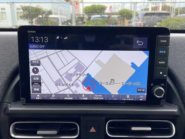 ホンダ フリード ハイブリット e:HEV AIR EX 山口県 2025(令7)年 0.1千km メテオロイドグレーメタリック 純正9インチナビ(LXM-242ZFNI)/【Bluetooth/フルセグTV/Apple CarPlay/Android Auto】/ホンダセンシング/・衝突軽減ブレーキ（CMBS）/・先行車発進お知らせ機能/・歩行者事故低減ステアリング/・路外逸脱抑制機能/・標識認識機能/・渋滞追従機能付アダプティブクルーズコントロール/・車線維持支援システム（LKAS）/・トラフィックジャムアシスト（渋滞運転支援機能）/・ブラインドスポットインフォメーション/・誤発進抑制機能/・後方誤発進抑制機能/・近距離衝突軽減ブレーキ/・急アクセル抑制機能/・パーキングセンサーシステム/・後退出庫サポート/・オートハイビーム/・アダプティブドライビングビーム/両側パワースライドドア/バックカメラ/LEDヘッドライト/D/Nシートヒーター/プッシュスタート/スマートキー/ステアリングリモコン