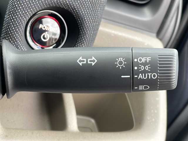 ホンダ フリード ハイブリット e:HEV AIR EX 山口県 2025(令7)年 0.1千km メテオロイドグレーメタリック 純正9インチナビ(LXM-242ZFNI)/【Bluetooth/フルセグTV/Apple CarPlay/Android Auto】/ホンダセンシング/・衝突軽減ブレーキ（CMBS）/・先行車発進お知らせ機能/・歩行者事故低減ステアリング/・路外逸脱抑制機能/・標識認識機能/・渋滞追従機能付アダプティブクルーズコントロール/・車線維持支援システム（LKAS）/・トラフィックジャムアシスト（渋滞運転支援機能）/・ブラインドスポットインフォメーション/・誤発進抑制機能/・後方誤発進抑制機能/・近距離衝突軽減ブレーキ/・急アクセル抑制機能/・パーキングセンサーシステム/・後退出庫サポート/・オートハイビーム/・アダプティブドライビングビーム/両側パワースライドドア/バックカメラ/LEDヘッドライト/D/Nシートヒーター/プッシュスタート/スマートキー/ステアリングリモコン