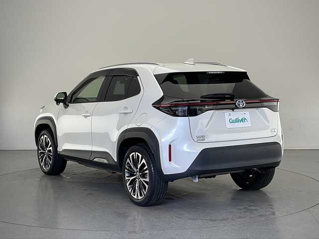 トヨタ ヤリスクロス ハイブリッド Z 長野県 2021(令3)年 2.7万km ホワイトパールクリスタルシャイン 4WD/純正ナビ/（フルセグ/Bluetooth/AppleCarPlay/AndroidAuto)/バックカメラ/社外デジタルインナーミラー/（前後ドラレコ付き）/ビルトインETC/衝突軽減ブレーキ/車線逸脱防止/レーダークルーズコントロール/前後コーナーセンサー/運転席パワーシート/ハーフレザーシート/社外AWスタッドレスタイヤ付き/社外木目調パネル/LEDヘッドライト/スマートキー/スペアキー