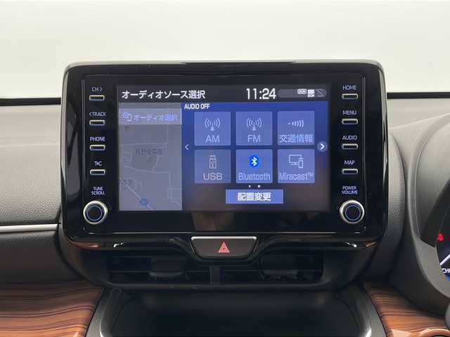 トヨタ ヤリスクロス ハイブリッド Z 長野県 2021(令3)年 2.7万km ホワイトパールクリスタルシャイン 4WD/純正ナビ/（フルセグ/Bluetooth/AppleCarPlay/AndroidAuto)/バックカメラ/社外デジタルインナーミラー/（前後ドラレコ付き）/ビルトインETC/衝突軽減ブレーキ/車線逸脱防止/レーダークルーズコントロール/前後コーナーセンサー/運転席パワーシート/ハーフレザーシート/社外AWスタッドレスタイヤ付き/社外木目調パネル/LEDヘッドライト/スマートキー/スペアキー