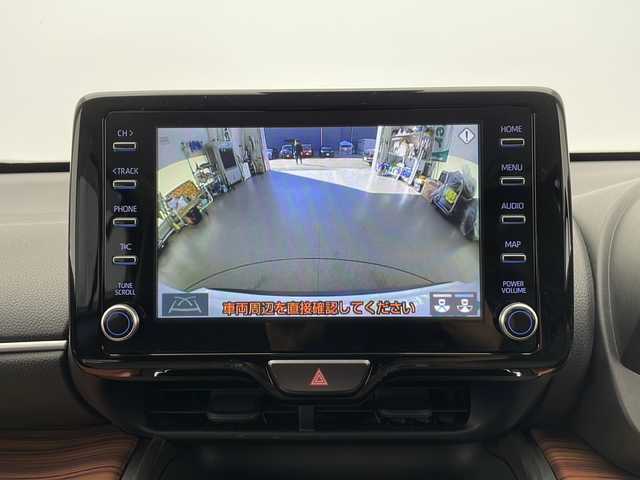 トヨタ ヤリスクロス ハイブリッド Z 長野県 2021(令3)年 2.7万km ホワイトパールクリスタルシャイン 4WD/純正ナビ/（フルセグ/Bluetooth/AppleCarPlay/AndroidAuto)/バックカメラ/社外デジタルインナーミラー/（前後ドラレコ付き）/ビルトインETC/衝突軽減ブレーキ/車線逸脱防止/レーダークルーズコントロール/前後コーナーセンサー/運転席パワーシート/ハーフレザーシート/社外AWスタッドレスタイヤ付き/社外木目調パネル/LEDヘッドライト/スマートキー/スペアキー