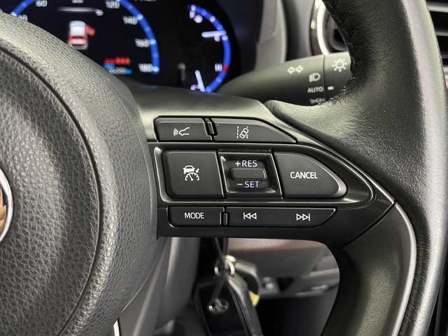 トヨタ ヤリスクロス ハイブリッド Z 長野県 2021(令3)年 2.7万km ホワイトパールクリスタルシャイン 4WD/純正ナビ/（フルセグ/Bluetooth/AppleCarPlay/AndroidAuto)/バックカメラ/社外デジタルインナーミラー/（前後ドラレコ付き）/ビルトインETC/衝突軽減ブレーキ/車線逸脱防止/レーダークルーズコントロール/前後コーナーセンサー/運転席パワーシート/ハーフレザーシート/社外AWスタッドレスタイヤ付き/社外木目調パネル/LEDヘッドライト/スマートキー/スペアキー