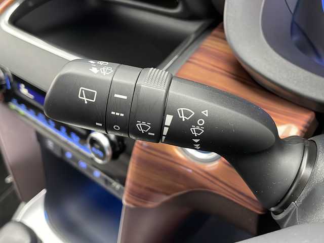 トヨタ ヤリスクロス ハイブリッド Z 長野県 2021(令3)年 2.7万km ホワイトパールクリスタルシャイン 4WD/純正ナビ/（フルセグ/Bluetooth/AppleCarPlay/AndroidAuto)/バックカメラ/社外デジタルインナーミラー/（前後ドラレコ付き）/ビルトインETC/衝突軽減ブレーキ/車線逸脱防止/レーダークルーズコントロール/前後コーナーセンサー/運転席パワーシート/ハーフレザーシート/社外AWスタッドレスタイヤ付き/社外木目調パネル/LEDヘッドライト/スマートキー/スペアキー