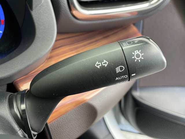 トヨタ ヤリスクロス ハイブリッド Z 長野県 2021(令3)年 2.7万km ホワイトパールクリスタルシャイン 4WD/純正ナビ/（フルセグ/Bluetooth/AppleCarPlay/AndroidAuto)/バックカメラ/社外デジタルインナーミラー/（前後ドラレコ付き）/ビルトインETC/衝突軽減ブレーキ/車線逸脱防止/レーダークルーズコントロール/前後コーナーセンサー/運転席パワーシート/ハーフレザーシート/社外AWスタッドレスタイヤ付き/社外木目調パネル/LEDヘッドライト/スマートキー/スペアキー