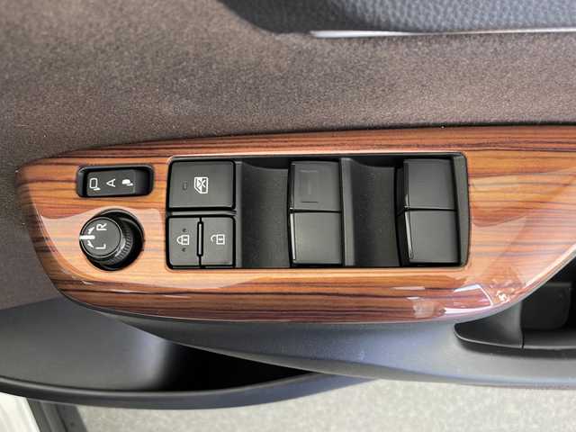 トヨタ ヤリスクロス ハイブリッド Z 長野県 2021(令3)年 2.7万km ホワイトパールクリスタルシャイン 4WD/純正ナビ/（フルセグ/Bluetooth/AppleCarPlay/AndroidAuto)/バックカメラ/社外デジタルインナーミラー/（前後ドラレコ付き）/ビルトインETC/衝突軽減ブレーキ/車線逸脱防止/レーダークルーズコントロール/前後コーナーセンサー/運転席パワーシート/ハーフレザーシート/社外AWスタッドレスタイヤ付き/社外木目調パネル/LEDヘッドライト/スマートキー/スペアキー