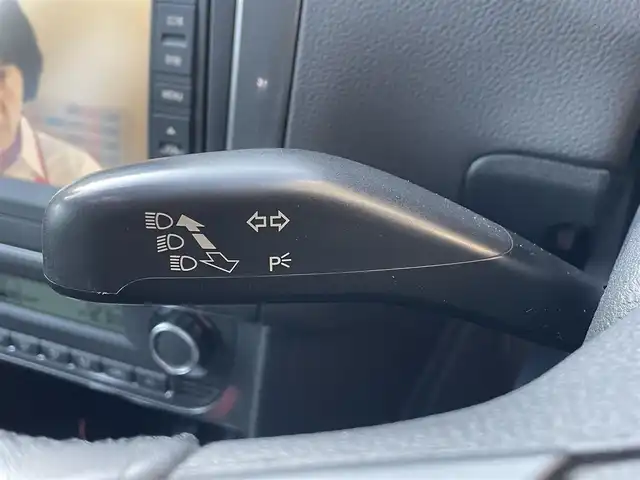 フォルクスワーゲン ポロ TSIハイライン 千葉県 2010(平22)年 12.3万km シャドーブルーM 取扱説明書、保証書、スペアキー１本/純正ナビ/CD/DVD/SD/AM/FM/BT/フルセグ/バックカメラ/バックソナー/キセノンヘッドライト/フロントフォグランプ、リアフォグランプ/純正15インチアルミホイール/純正フロアマット/電動格納ミラー/ウインカーミラー/ETC