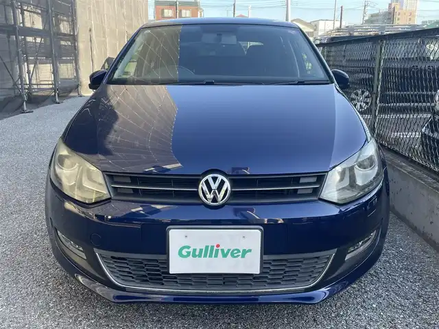 フォルクスワーゲン ポロ TSIハイライン 千葉県 2010(平22)年 12.3万km シャドーブルーM 取扱説明書、保証書、スペアキー１本/純正ナビ/CD/DVD/SD/AM/FM/BT/フルセグ/バックカメラ/バックソナー/キセノンヘッドライト/フロントフォグランプ、リアフォグランプ/純正15インチアルミホイール/純正フロアマット/電動格納ミラー/ウインカーミラー/ETC