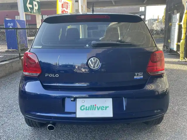 フォルクスワーゲン ポロ TSIハイライン 千葉県 2010(平22)年 12.3万km シャドーブルーM 取扱説明書、保証書、スペアキー１本/純正ナビ/CD/DVD/SD/AM/FM/BT/フルセグ/バックカメラ/バックソナー/キセノンヘッドライト/フロントフォグランプ、リアフォグランプ/純正15インチアルミホイール/純正フロアマット/電動格納ミラー/ウインカーミラー/ETC