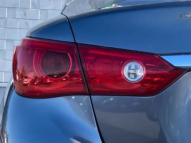 日産 スカイライン 200GT－t タイプSP 静岡県 2015(平27)年 8.1万km ダークメタルグレー エマージェンシーブレーキ/純正メーカーナビ/　AM FM CD DVD Bluetooth USB AUX/フルセグTV/ビルトインETC/前後方ドライブレコーダー/レーダークルーズコントロール/LEDオートヘッドランプ/パワーシート(前席)/シートヒーター(前席)/前後方クリアランスソナー/純正19インチアルミホイール/スマートキー2本/シングルサンルーフ/アラウンドビューモニター/ブラックレザーシート