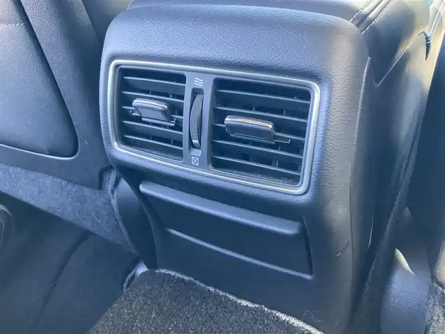 日産 スカイライン 200GT－t タイプSP 静岡県 2015(平27)年 8.1万km ダークメタルグレー エマージェンシーブレーキ/純正メーカーナビ/　AM FM CD DVD Bluetooth USB AUX/フルセグTV/ビルトインETC/前後方ドライブレコーダー/レーダークルーズコントロール/LEDオートヘッドランプ/パワーシート(前席)/シートヒーター(前席)/前後方クリアランスソナー/純正19インチアルミホイール/スマートキー2本/シングルサンルーフ/アラウンドビューモニター/ブラックレザーシート