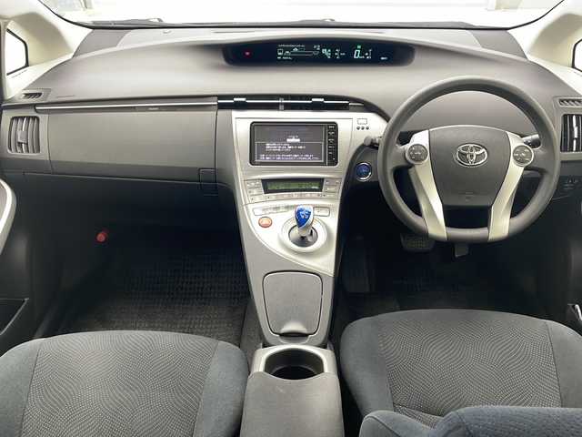 トヨタ プリウス S 沖縄県 2015(平27)年 9.6万km ホワイトパールクリスタルシャイン 純正ナビ　【NSCP-W64】/　(TV Bluetooth CD SD)/盗難防止装置　/スマートキー　/プッシュスタート　/ＥＴＣ　/ＬＥＤヘッドライト　/オートライト　/オートエアコン　/カーテンエアバック　/純正フロアマット/電動格納ミラー/ステアリングスイッチ