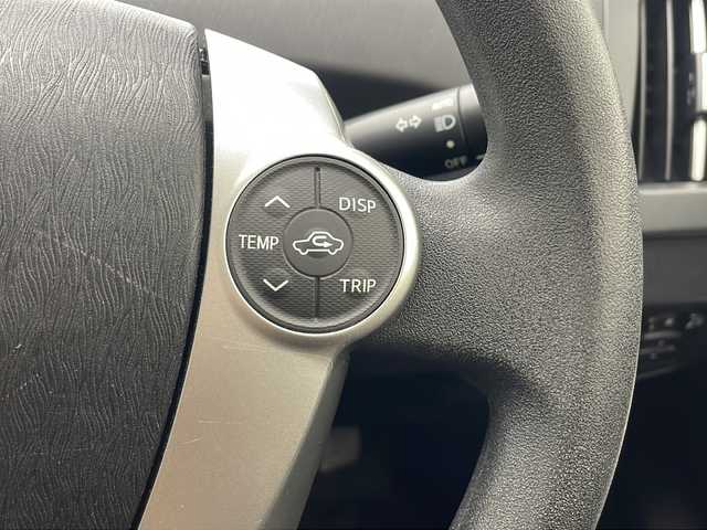 トヨタ プリウス S 沖縄県 2015(平27)年 9.6万km ホワイトパールクリスタルシャイン 純正ナビ　【NSCP-W64】/　(TV Bluetooth CD SD)/盗難防止装置　/スマートキー　/プッシュスタート　/ＥＴＣ　/ＬＥＤヘッドライト　/オートライト　/オートエアコン　/カーテンエアバック　/純正フロアマット/電動格納ミラー/ステアリングスイッチ