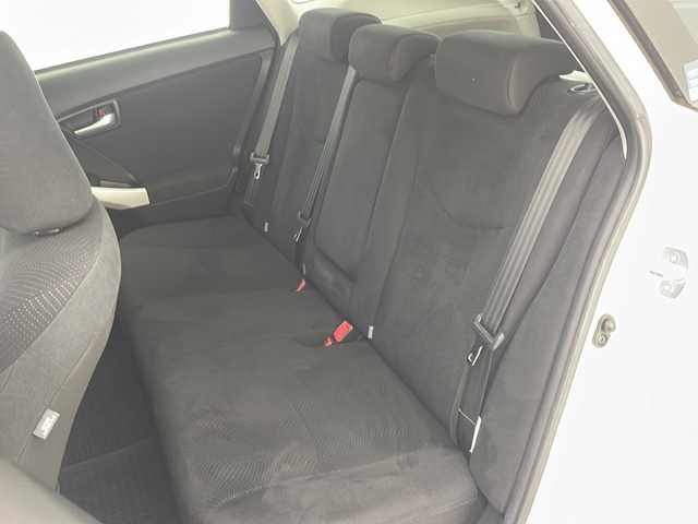 トヨタ プリウス S 沖縄県 2015(平27)年 9.6万km ホワイトパールクリスタルシャイン 純正ナビ　【NSCP-W64】/　(TV Bluetooth CD SD)/盗難防止装置　/スマートキー　/プッシュスタート　/ＥＴＣ　/ＬＥＤヘッドライト　/オートライト　/オートエアコン　/カーテンエアバック　/純正フロアマット/電動格納ミラー/ステアリングスイッチ