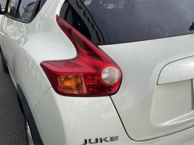 日産 ジューク 15RX 茨城県 2010(平22)年 6.3万km 白 純正SDナビ(CD，DVD/バックカメラ/フルセグTV)/HIDオートライト/スマートキー/USB入力端子/ETC/ドライブレコーダー/17インチ純正アルミホイール/純正フロアマット