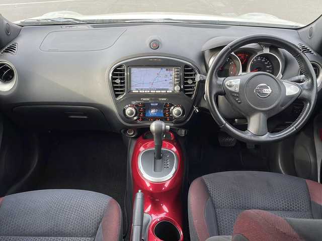 日産 ジューク 15RX 茨城県 2010(平22)年 6.3万km 白 純正SDナビ(CD，DVD/バックカメラ/フルセグTV)/HIDオートライト/スマートキー/USB入力端子/ETC/ドライブレコーダー/17インチ純正アルミホイール/純正フロアマット