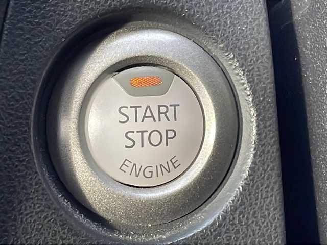 日産 ジューク 15RX 茨城県 2010(平22)年 6.3万km 白 純正SDナビ(CD，DVD/バックカメラ/フルセグTV)/HIDオートライト/スマートキー/USB入力端子/ETC/ドライブレコーダー/17インチ純正アルミホイール/純正フロアマット