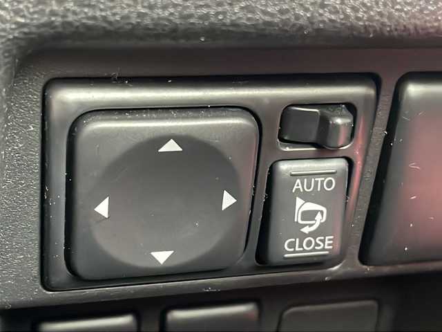 日産 ジューク 15RX 茨城県 2010(平22)年 6.3万km 白 純正SDナビ(CD，DVD/バックカメラ/フルセグTV)/HIDオートライト/スマートキー/USB入力端子/ETC/ドライブレコーダー/17インチ純正アルミホイール/純正フロアマット