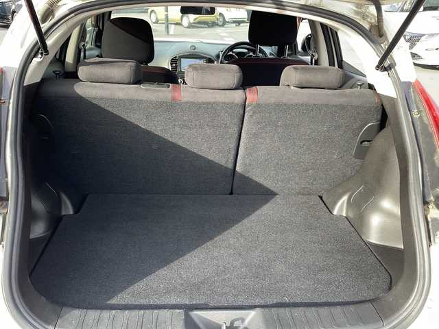 日産 ジューク 15RX 茨城県 2010(平22)年 6.3万km 白 純正SDナビ(CD，DVD/バックカメラ/フルセグTV)/HIDオートライト/スマートキー/USB入力端子/ETC/ドライブレコーダー/17インチ純正アルミホイール/純正フロアマット