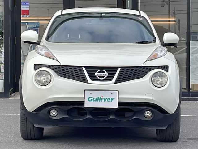 日産 ジューク 15RX 茨城県 2010(平22)年 6.3万km 白 純正SDナビ(CD，DVD/バックカメラ/フルセグTV)/HIDオートライト/スマートキー/USB入力端子/ETC/ドライブレコーダー/17インチ純正アルミホイール/純正フロアマット