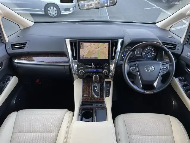 トヨタ アルファードハイブリット G Fパッケージ 東京都 2022(令4)年 6.1万km ホワイトパールクリスタルシャイン 純正10.5型ナビ/（CD/DVD/BT/USB）/全周囲カメラ/純正13.1インチフリップダウンモニター/JBLサウンド/純正ビルトインETC2.0/プリクラッシュセーフティ/クリアランスソナー/レーントレーシングアシスト/リヤクロストラフィックアラート/ブラインドスポットモニター/パーキングサポートブレーキ/デジタルインナーミラー/前後ドライブレコーダー/両側パワースライドドア/純正フロアマット/LEDヘッドライト/フロントフォグランプ/運転席メモリ付きパワーシート/前席シートヒーター/パワーバックドア