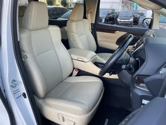 トヨタ アルファードハイブリット G Fパッケージ 東京都 2022(令4)年 6.1万km ホワイトパールクリスタルシャイン 純正10.5型ナビ/（CD/DVD/BT/USB）/全周囲カメラ/純正13.1インチフリップダウンモニター/JBLサウンド/純正ビルトインETC2.0/プリクラッシュセーフティ/クリアランスソナー/レーントレーシングアシスト/リヤクロストラフィックアラート/ブラインドスポットモニター/パーキングサポートブレーキ/デジタルインナーミラー/前後ドライブレコーダー/両側パワースライドドア/純正フロアマット/LEDヘッドライト/フロントフォグランプ/運転席メモリ付きパワーシート/前席シートヒーター/パワーバックドア