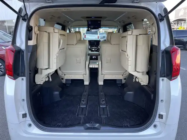 トヨタ アルファードハイブリット G Fパッケージ 東京都 2022(令4)年 6.1万km ホワイトパールクリスタルシャイン 純正10.5型ナビ/（CD/DVD/BT/USB）/全周囲カメラ/純正13.1インチフリップダウンモニター/JBLサウンド/純正ビルトインETC2.0/プリクラッシュセーフティ/クリアランスソナー/レーントレーシングアシスト/リヤクロストラフィックアラート/ブラインドスポットモニター/パーキングサポートブレーキ/デジタルインナーミラー/前後ドライブレコーダー/両側パワースライドドア/純正フロアマット/LEDヘッドライト/フロントフォグランプ/運転席メモリ付きパワーシート/前席シートヒーター/パワーバックドア