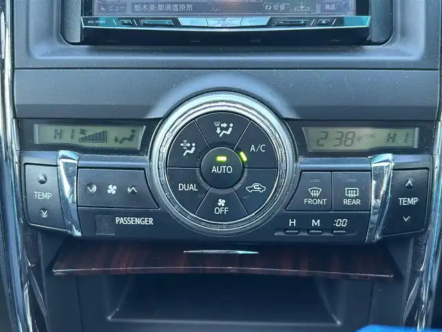 トヨタ マークＸ 250GリラックスセレブラックLTD 栃木県 2012(平24)年 15.6万km ホワイトパールクリスタルシャイン ブラックリミテッド/　　・助手席電動シート/　　・専用ブラウン木目調/革巻きコンビステアリング/　　・スマートキー＆プッシュスタート/　　・HIDヘッドライト/　　・フォグランプ/サンルーフ/オプティトロンメーター/HDDナビ/フルセグテレビ/運転席・助手席電動シート/ETC/全席オートパワーウィンドウ/KNEE AIR BAG/純正フロアマット/純正サイドバイザー/ルームミラー型レーダー探知機/前後ドライブレコーダー