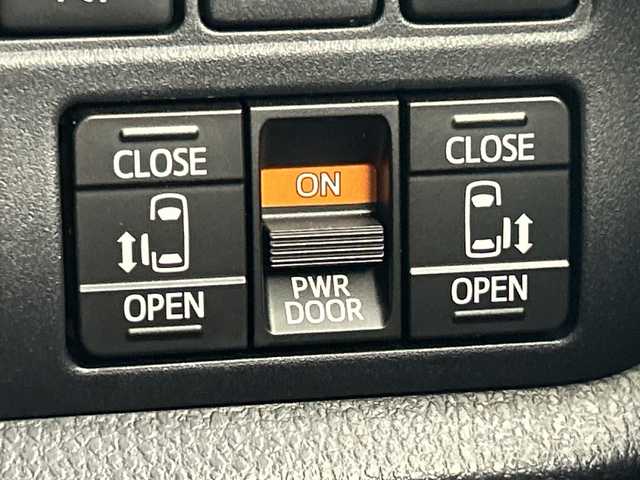 トヨタ ヴォクシー ハイブリッド ZS 煌 三重県 2018(平30)年 4.9万km ブラック /禁煙車//純正１０型ナビ(フルセグ/CD/DVD/BT/AM/FM)　//１２．８型フリップダウンモニター //バックカメラ //フロントカメラ//両側パワースライドドア//ドラレコ前後//シートヒーター //トヨタセーフティーセンス //クルコン //レーンキープアシスト //オートマチックハイビーム //LEDヘッドライト//ビルトインETC//ステアリングスイッチ