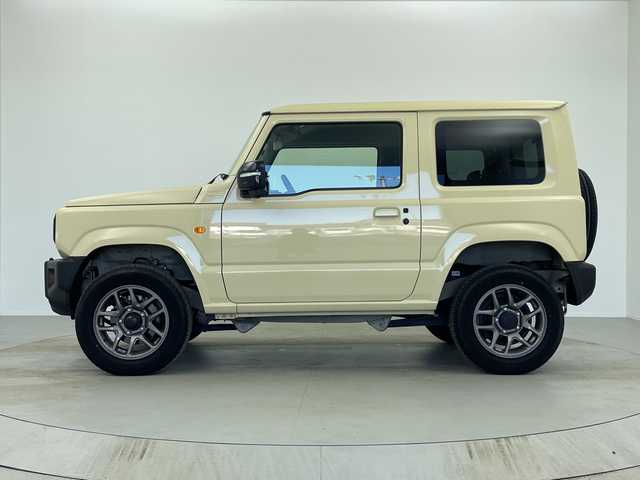 スズキ ジムニー XC 奈良県 2020(令2)年 3.5万km シフォンアイボリーM ４WD/純正８インチナビ/フルセグ/クルーズコントロール/バックカメラ/ETC/ドライブレコーダー/セーフティサポート/レーンキープ/ESC/前席シートヒーター/ステアリングリモコン/ダウンヒルアシスト/オートライト/LEDヘッドランプ/純正アルミ/フォグ