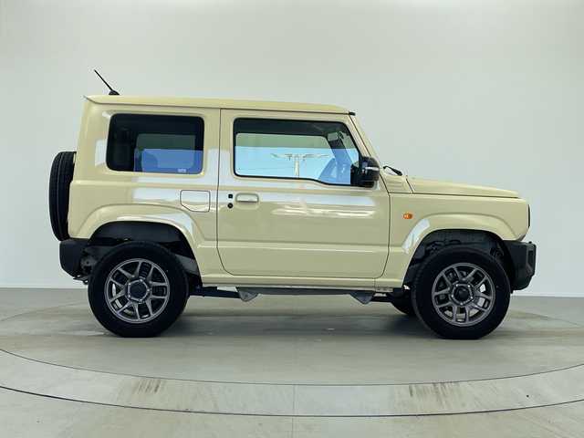 スズキ ジムニー XC 奈良県 2020(令2)年 3.5万km シフォンアイボリーM ４WD/純正８インチナビ/フルセグ/クルーズコントロール/バックカメラ/ETC/ドライブレコーダー/セーフティサポート/レーンキープ/ESC/前席シートヒーター/ステアリングリモコン/ダウンヒルアシスト/オートライト/LEDヘッドランプ/純正アルミ/フォグ