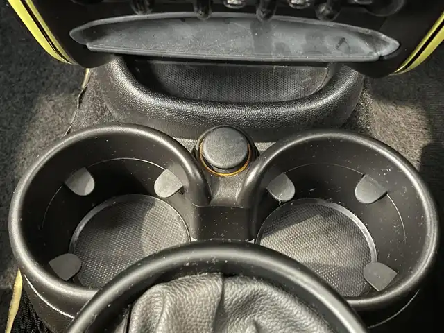 ＭＩＮＩ ミニ クロスオーバー クーパー S D 熊本県 2015(平27)年 6.3万km インターチェンジ・イエロー ・キーレス/・ハーフレザーシート/・純正CD/AUX/・社外ポータブルナビ/・ワンセグTV/・ETC/・HID/・LEDヘッドランプ/・純正マット/・保証書/取説